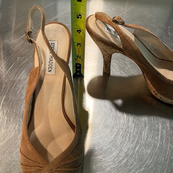 Steve Madden, leather/suede, cork heel. Color caramel/tan, size 10 , 4” heel - Picture 4 of 7